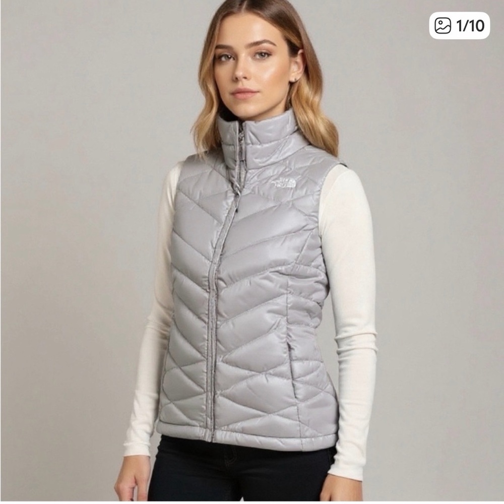 The North Face Women's Light Silver Quilted Packable Down Vest Size SP